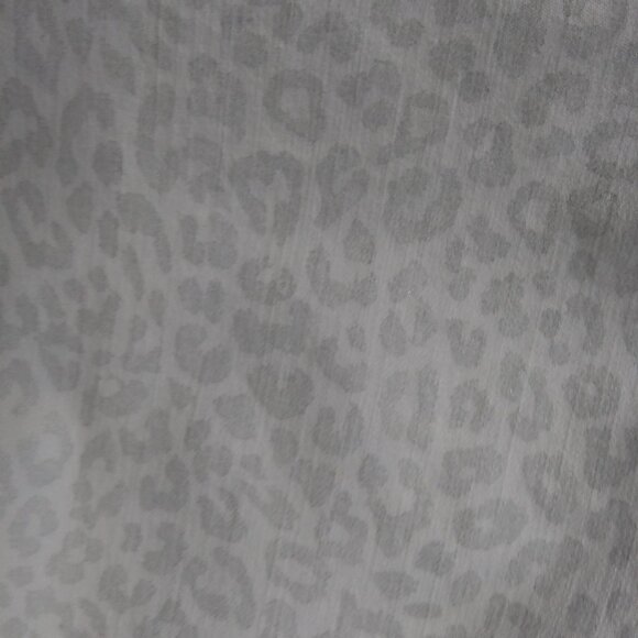 Soft surroundings white with silver gray animal print pull on pants  size 2X - Picture 4 of 16